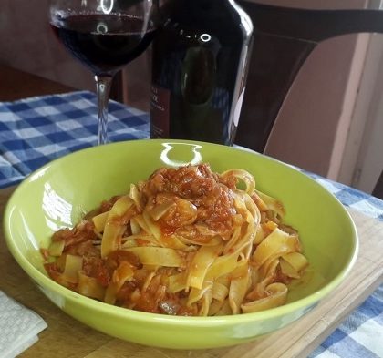pasta en salsa de atún