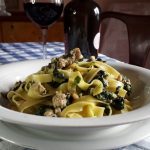 pasta salchicha y espinacas