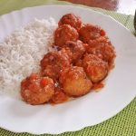 foto de albondigas de pollo en salsa