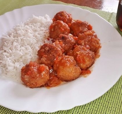foto de albondigas de pollo en salsa
