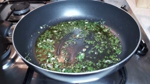 espaguetis ajo y aceite con peperoncino preparacion