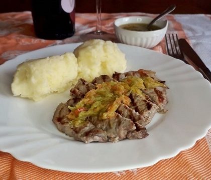 foto de salsa de pimiento para carnes