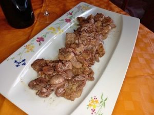 carne en salsa de vino y champinones