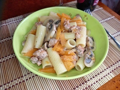pasta con salchicha champiñones y calabaza