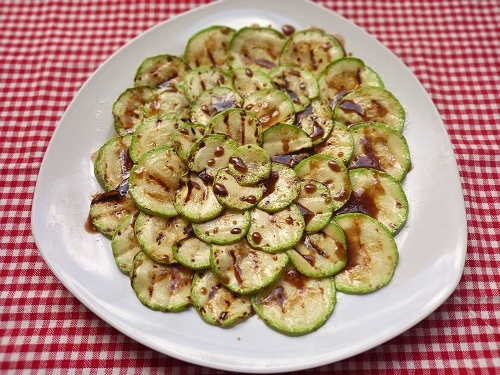 calabacín grillado con balsámico