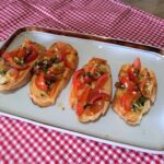 Bruschettas con Tomates y Albahaca